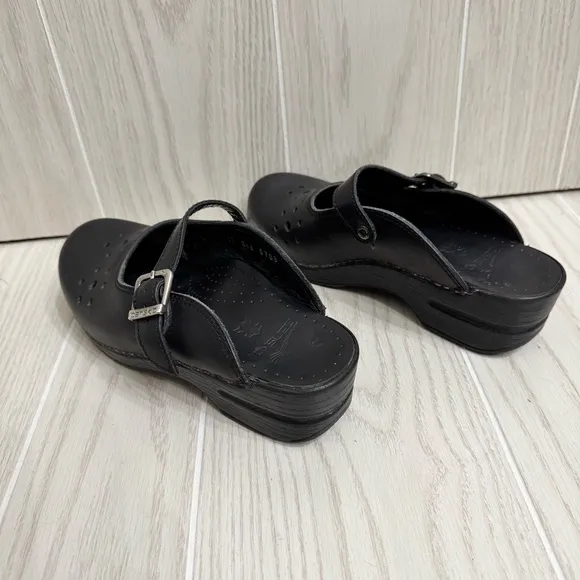 Dansko Black Leather Mary Jane Slip On Buckle Mule Clog Comfort Work Nursing 38