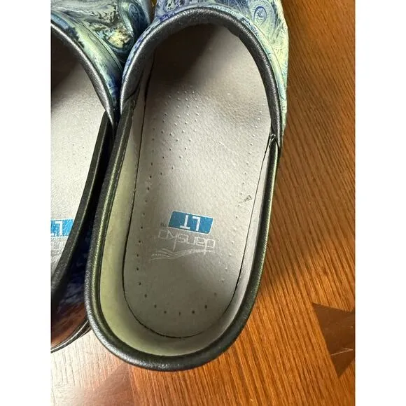 Dansko LT Professional Clogs Blue Paisley Patent Leather – Women’s EU 39/8.5 US