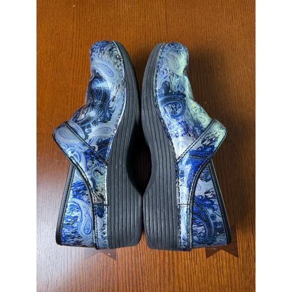 Dansko LT Professional Clogs Blue Paisley Patent Leather – Women’s EU 39/8.5 US