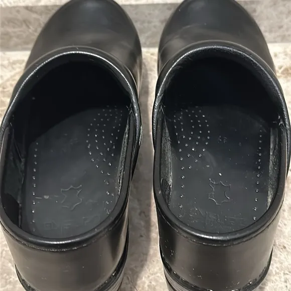 Dansko Professional Black Cabrio Clog Size 37