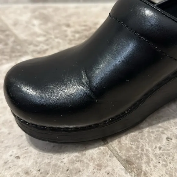 Dansko Professional Black Cabrio Clog Size 37