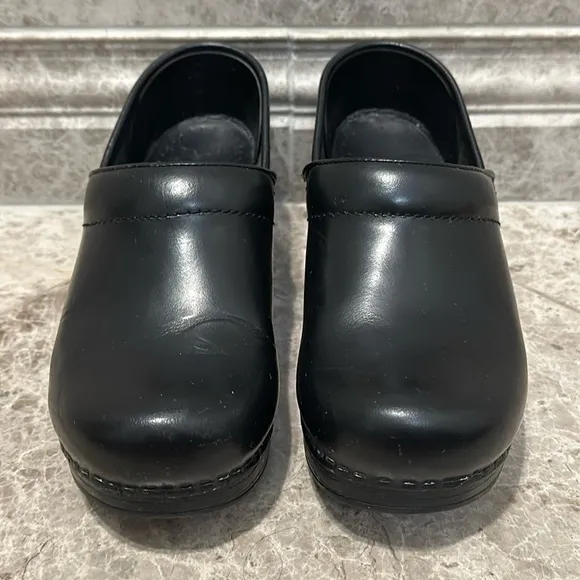 Dansko Professional Black Cabrio Clog Size 37