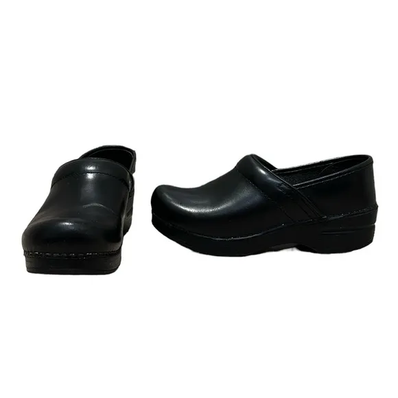Dansko Professional Black Cabrio Clog Size 37