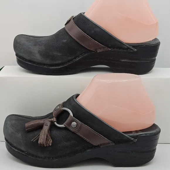 Dansko Shandi nubuck leather clogs size 38 US size 7.5/8