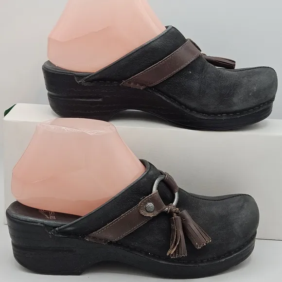 Dansko Shandi nubuck leather clogs size 38 US size 7.5/8