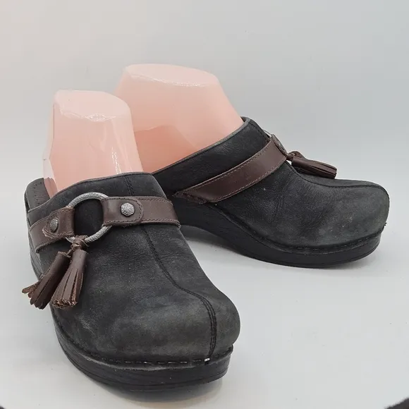 Dansko Shandi nubuck leather clogs size 38 US size 7.5/8