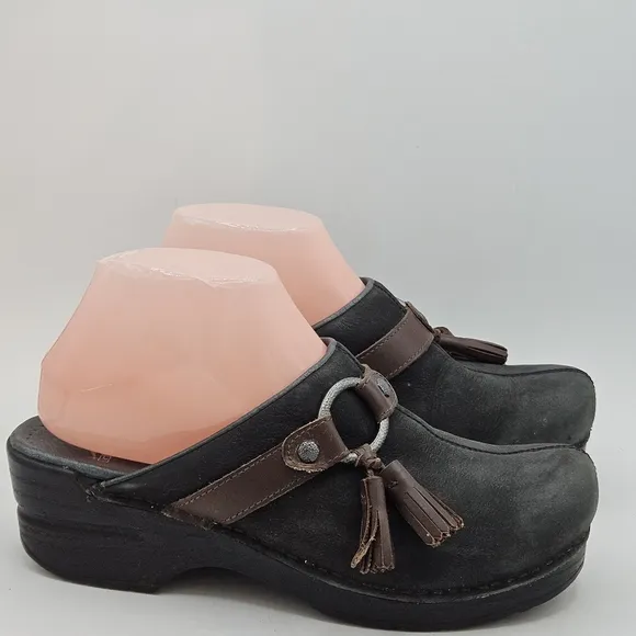 Dansko Shandi nubuck leather clogs size 38 US size 7.5/8