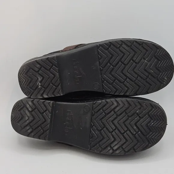Dansko Shandi nubuck leather clogs size 38 US size 7.5/8