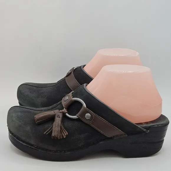 Dansko Shandi nubuck leather clogs size 38 US size 7.5/8
