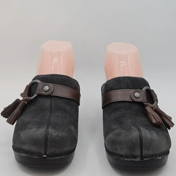 Dansko Shandi nubuck leather clogs size 38 US size 7.5/8