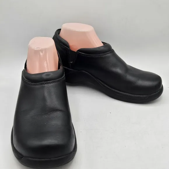 Dansko slip resistant shoes size 41 US size 10.5/11