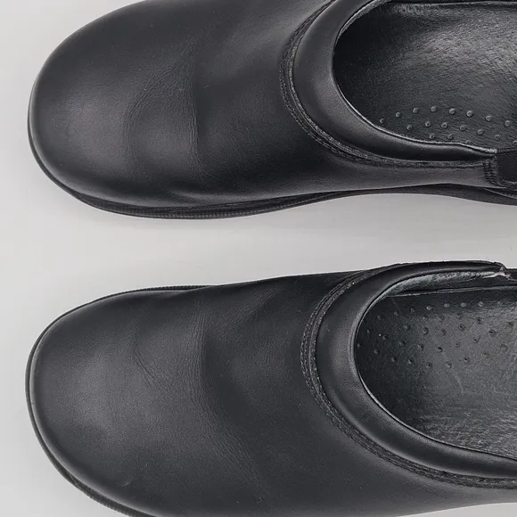 Dansko slip resistant shoes size 41 US size 10.5/11