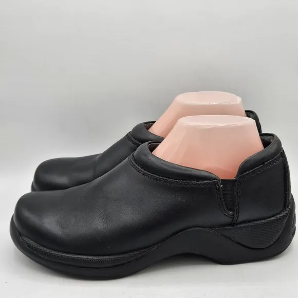 Dansko slip resistant shoes size 41 US size 10.5/11
