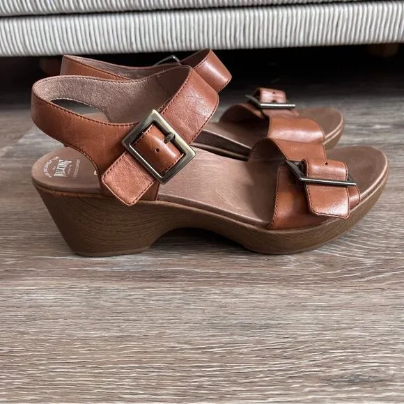 Dansko strappy platform sandals tan walking comfort shoes women’s size 41