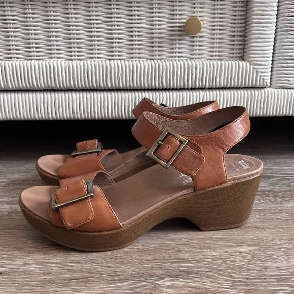 Dansko strappy platform sandals tan walking comfort shoes women’s size 41