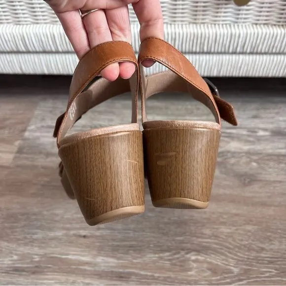 Dansko strappy platform sandals tan walking comfort shoes women’s size 41