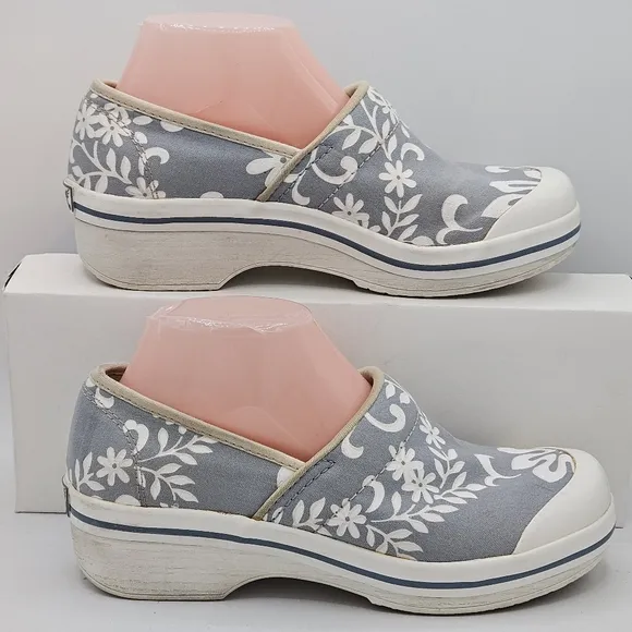 Dansko Vegan volly floral shoes size 38 US size 7.5 -8