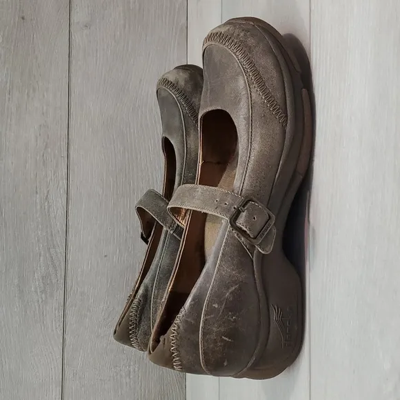 Dansko Women Kate Comfort Distressed Leather Mary Jane Clogs shoes sz 39/8.5-9