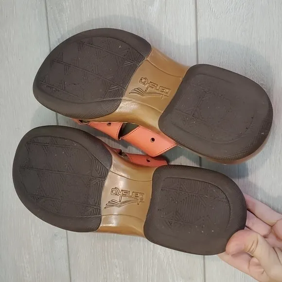 Dansko Women Leather Comfort Crisscross Straps Sandals shoes sz 38 US 7.5-8