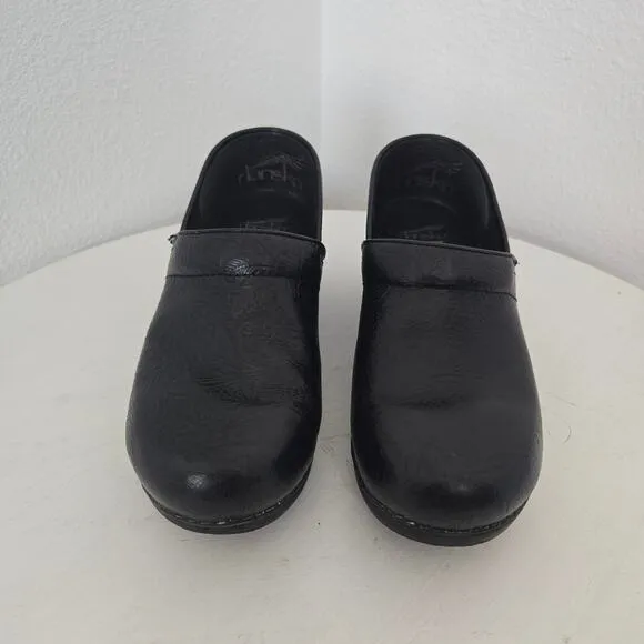 Dansko Women's Black XP 2.0 Floral Embossed Leather Clogs Slip Resistant Size 41