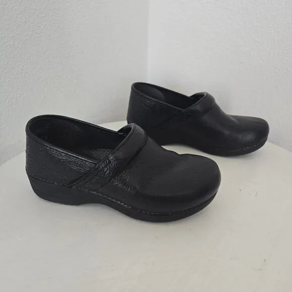 Dansko Women's Black XP 2.0 Floral Embossed Leather Clogs Slip Resistant Size 41