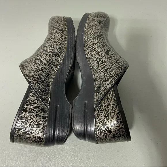 Dansko Women's Clogs Nursing Shoes Metallic Scribble Size 41 / 10.5-11