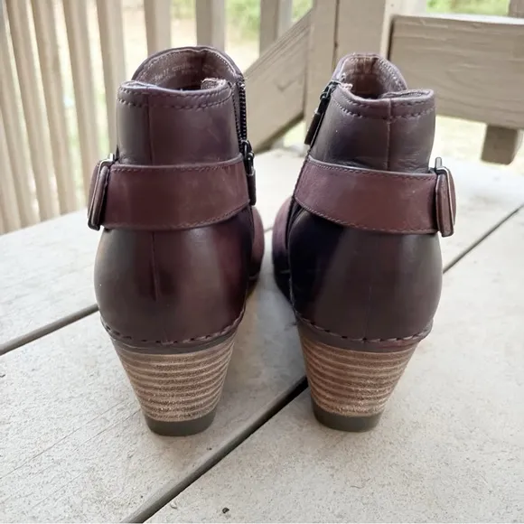 Dansko Women's Shirley Wedge Bootie Wine Nubuck Size 37 Shoes Heel Comfort