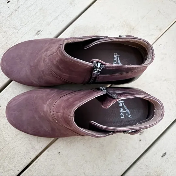 Dansko Women's Shirley Wedge Bootie Wine Nubuck Size 37 Shoes Heel Comfort