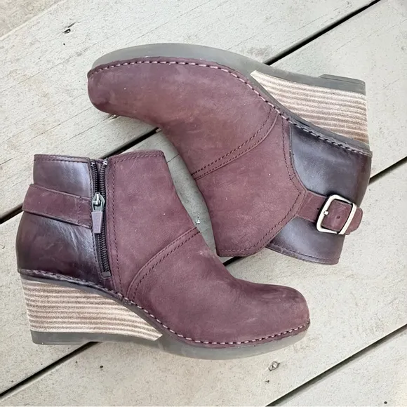 Dansko Women's Shirley Wedge Bootie Wine Nubuck Size 37 Shoes Heel Comfort