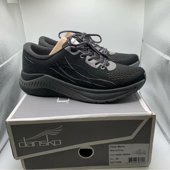 Dansko Women's Size 40 US 9.5-10 Pace Mesh Walking Shoes Black/Grey 2249