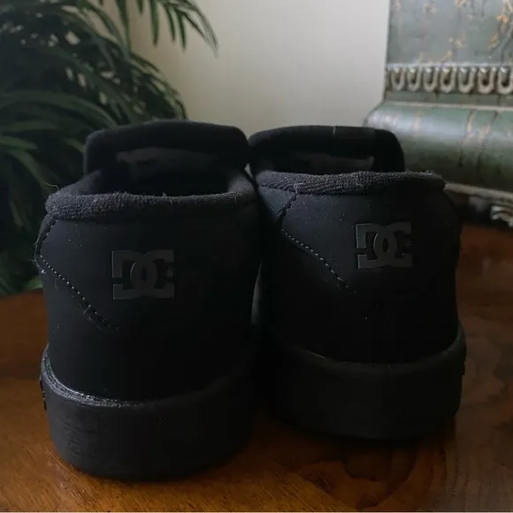 DC Men’s Black Leather VILLAIN TX Slip on SKATE Shoes
