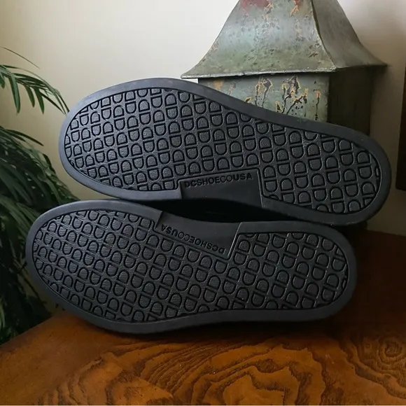 DC Men’s Black Leather VILLAIN TX Slip on SKATE Shoes