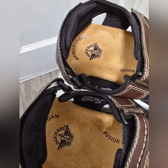 Dockers Newpage Outdoor Sport Sandals Size 10M 🌴