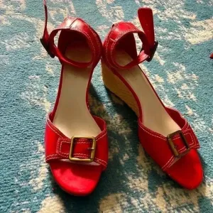Etienne Aigner ankle strap, wedge, espadrille leather summer shoe nine NWOB