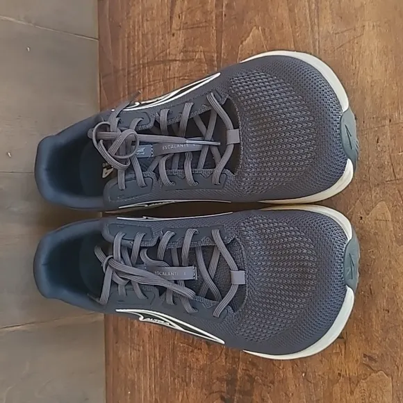 EUC Altra Escalante 4 Running Shoes Men's sz 10 Black Walking/Active Sneakers