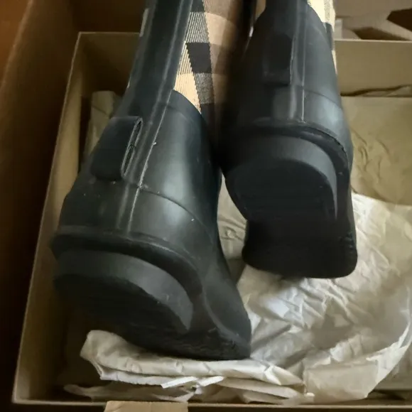 EUC Burberry Black and Tan Check Winter/Rain Boots