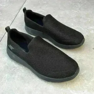 EUC Skechers Men's Size 12 Wide GO Walk Walking Shoes Goga Max Black Slip On