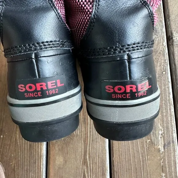 EUC Sorel Tivoli Lace-Up Berry/Black Waterproof Duck Boots in Women's 11/EU 42