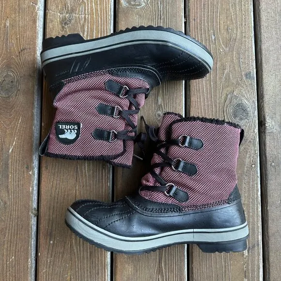 EUC Sorel Tivoli Lace-Up Berry/Black Waterproof Duck Boots in Women's 11/EU 42