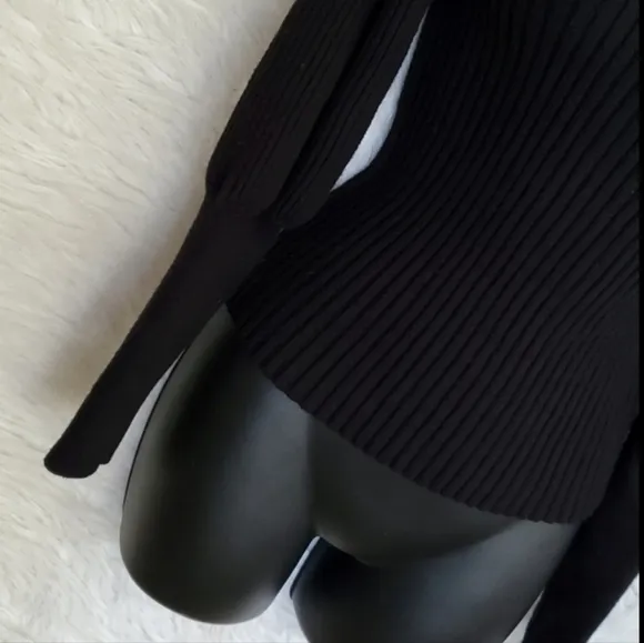 Express Black Ribbed Puff Sleeve Sweater