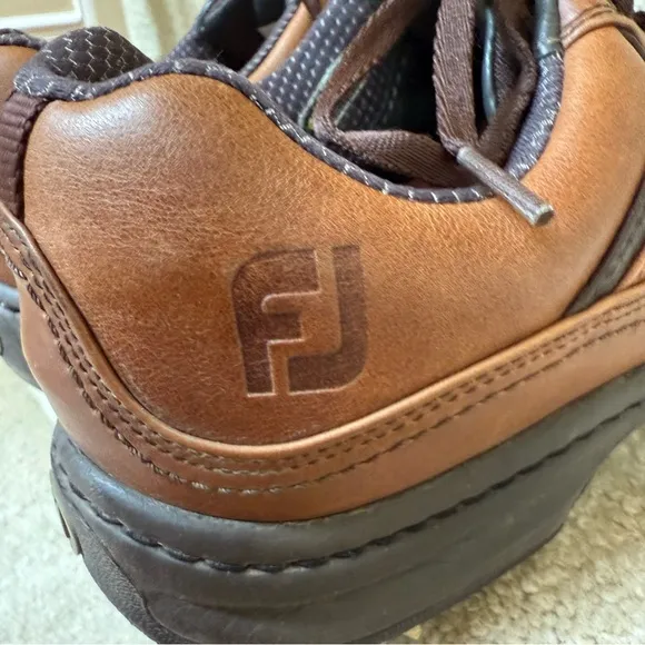 FootJoy Contour Plain Toe Leather Saddle Golf Shoes Brown Size 8.5