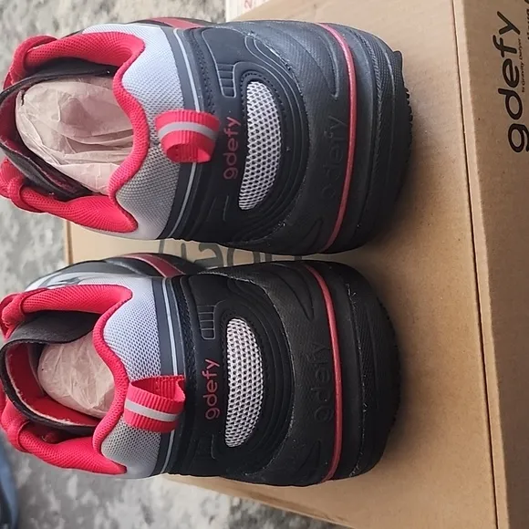 Gravity defyer sz 10.5w shoes