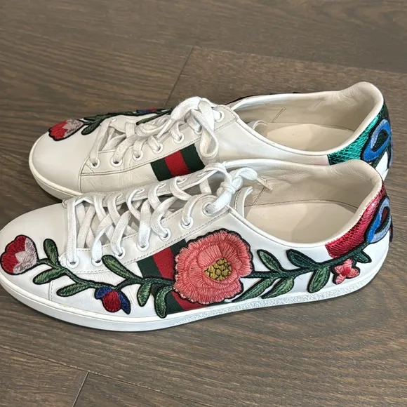 Gucci Women’s Floral Embroidered White Sneakers
