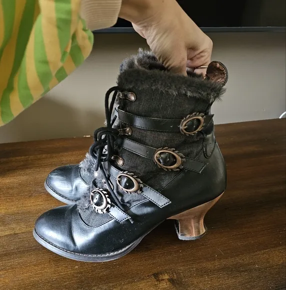 Hades NEPHELE Steampunk Black Vegan Ankle Boots Lace Flame Buckle Tweed Fur