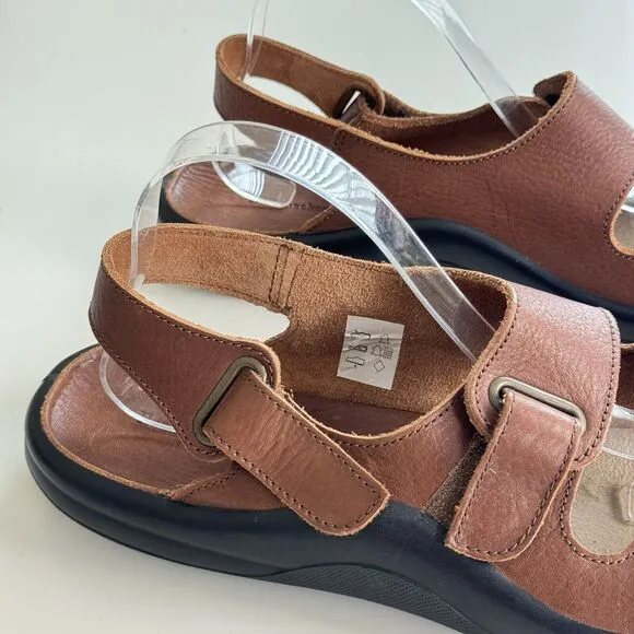 Hammacher Schlemmer Gentlemens Walk On Air Strap Sandals Camel Brown 12