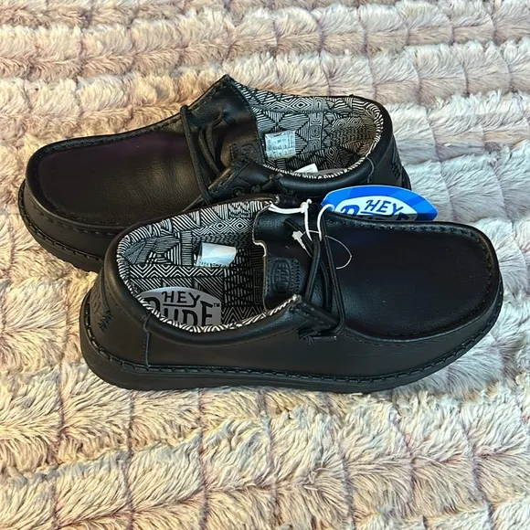 Hey Dude All Black shoes size 5y