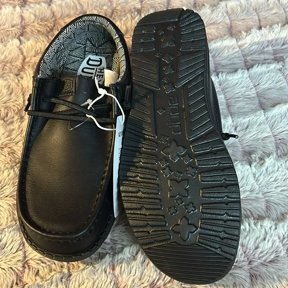 Hey Dude All Black shoes size 5y