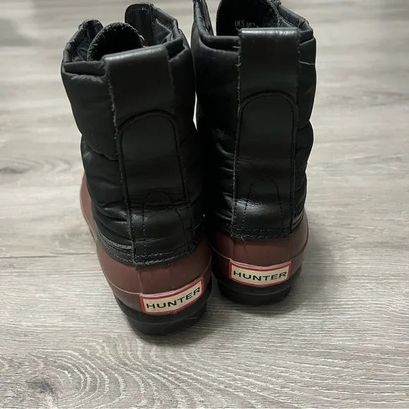 Hunter Quilted Lace Up Waterproof Boots Size 7