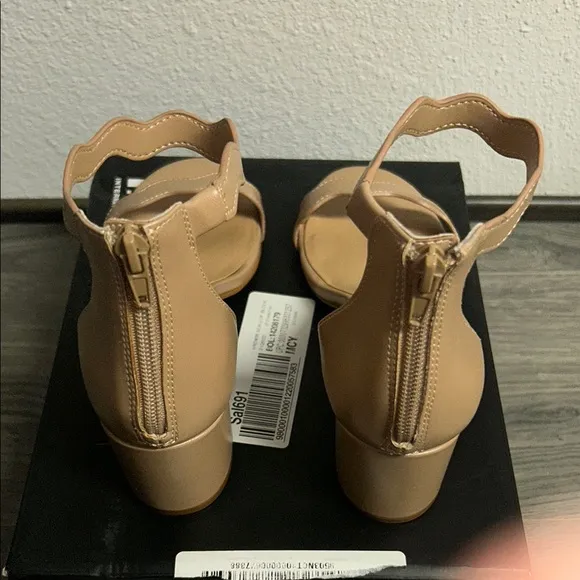 I.N.C. International Concepts Women's Hadwin Scallop Two-Piece Sandals