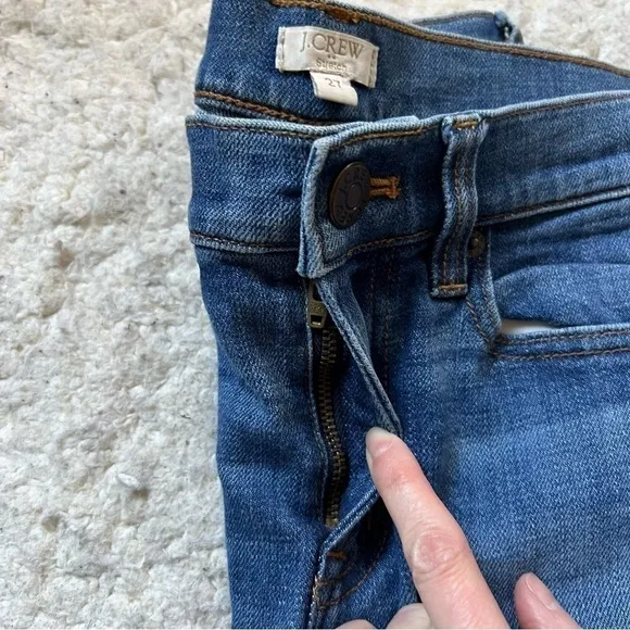 J. Crew Toothpick Skinny Medium Wash Denim Blue Jeans Style #02643 Size 27